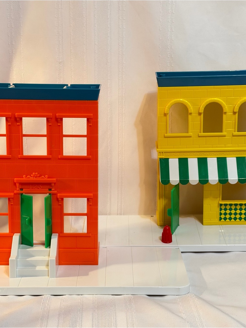 Sesame Street Jim Hensen Neighborhood 1991 2 Buildings Elmo Big Bird Gonzo Oscar